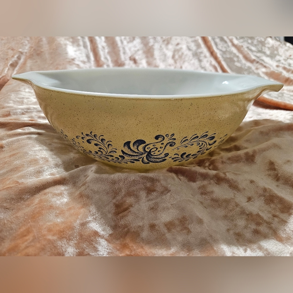 VTG Pyrex Homestead Cinderella Mixing Bowl 444 - 4QT